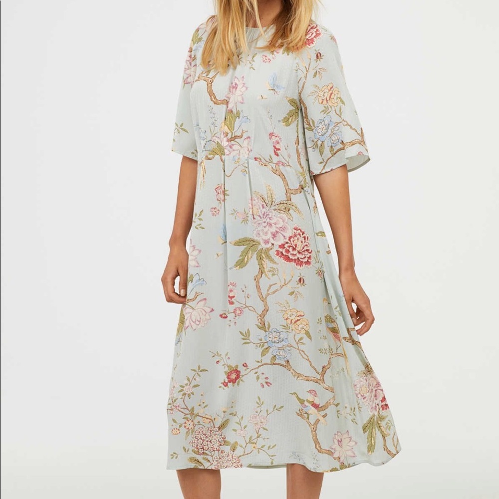 h&m flowy printed dress